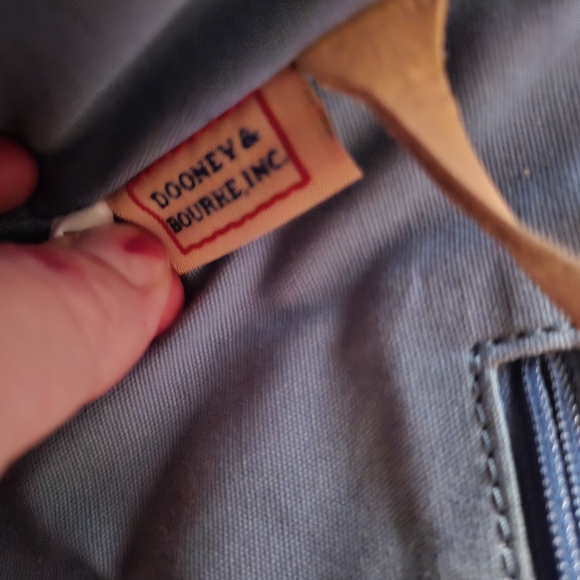 Dooney and Bourke Bucket bag EUC - Picture 7 of 9